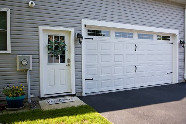 24/7 Emergency Garage Door Panel Replacement experts in Newton County County, IN